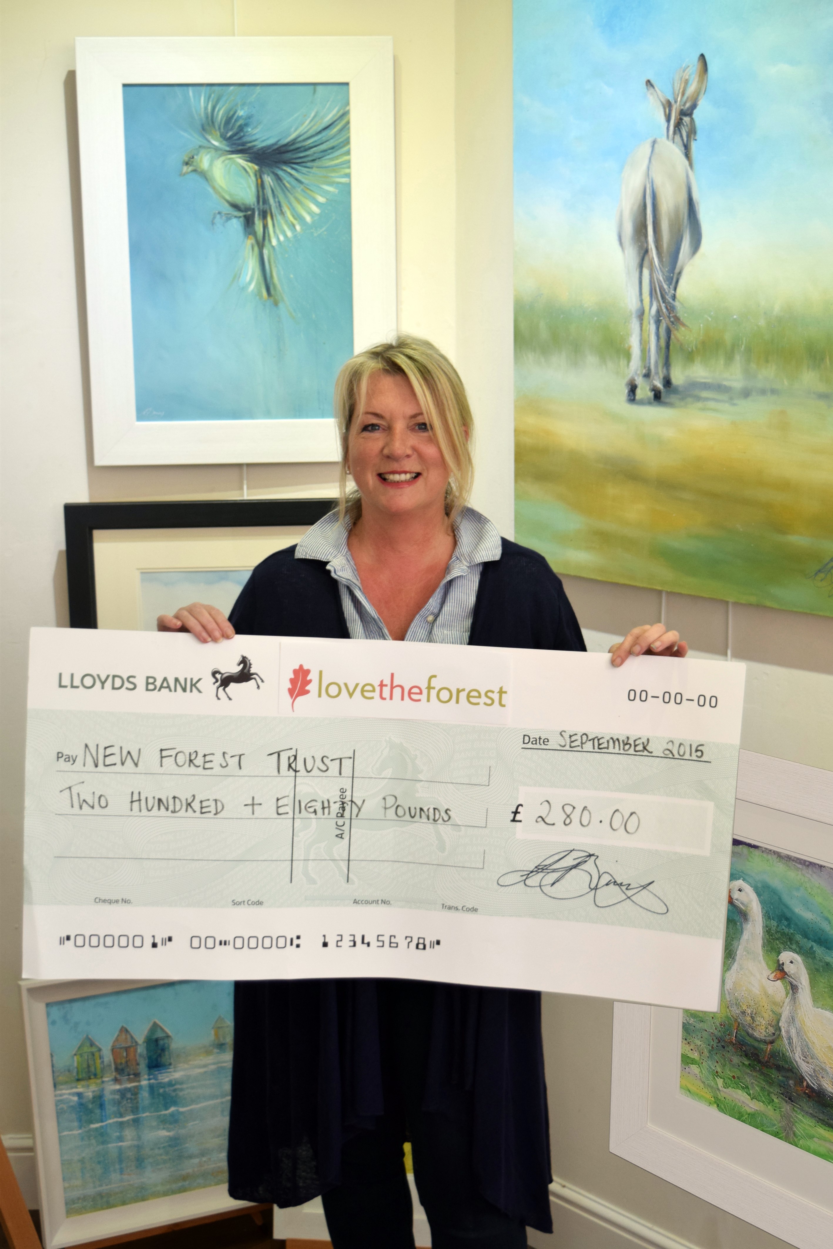 Sandra with cheque at Lyndhurst Gallery - Oct 15